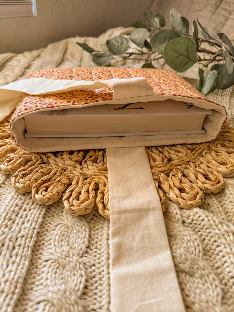 Folded fabric with a textured surface on a knitted blanket