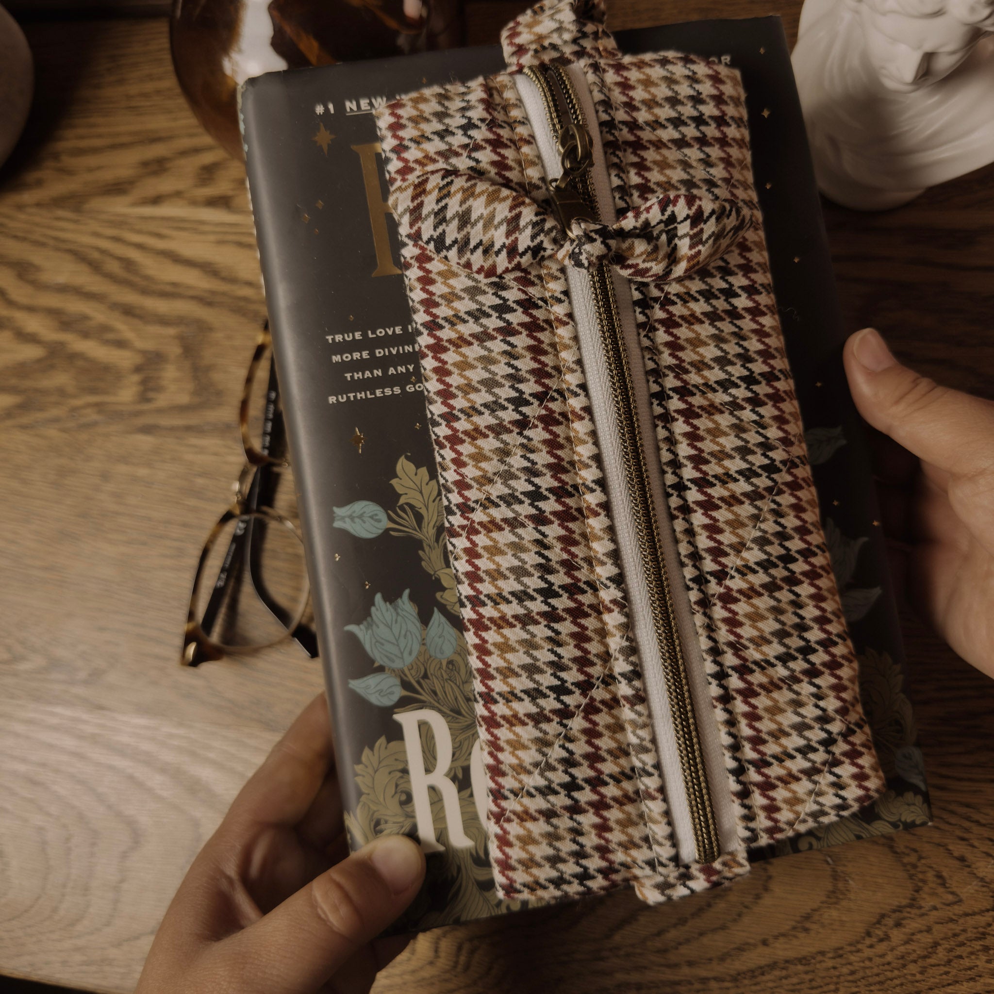 The Annotator’s Pencil Pouch |  Elastic Book Band Case  | Brown Houndstooth