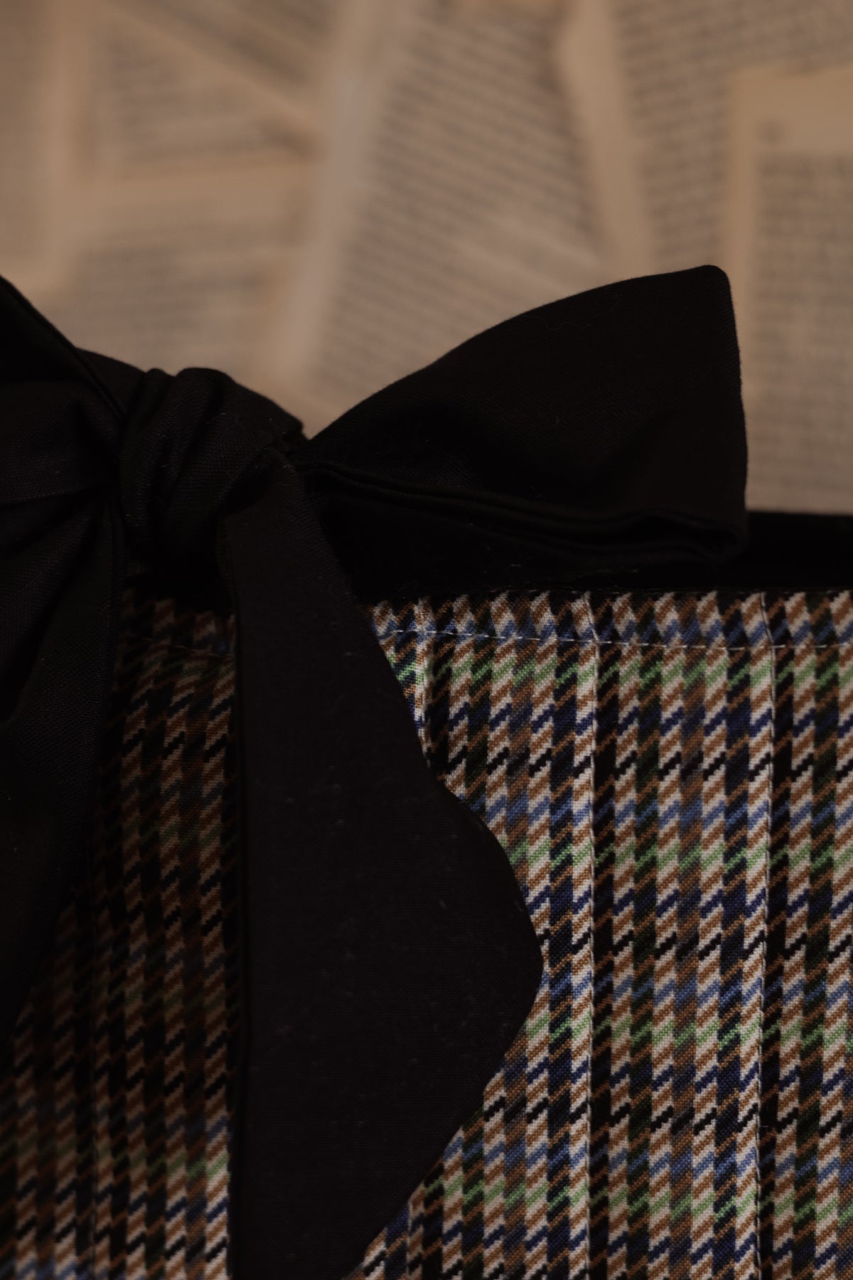 The Serpentine | Bow Book Sleeve