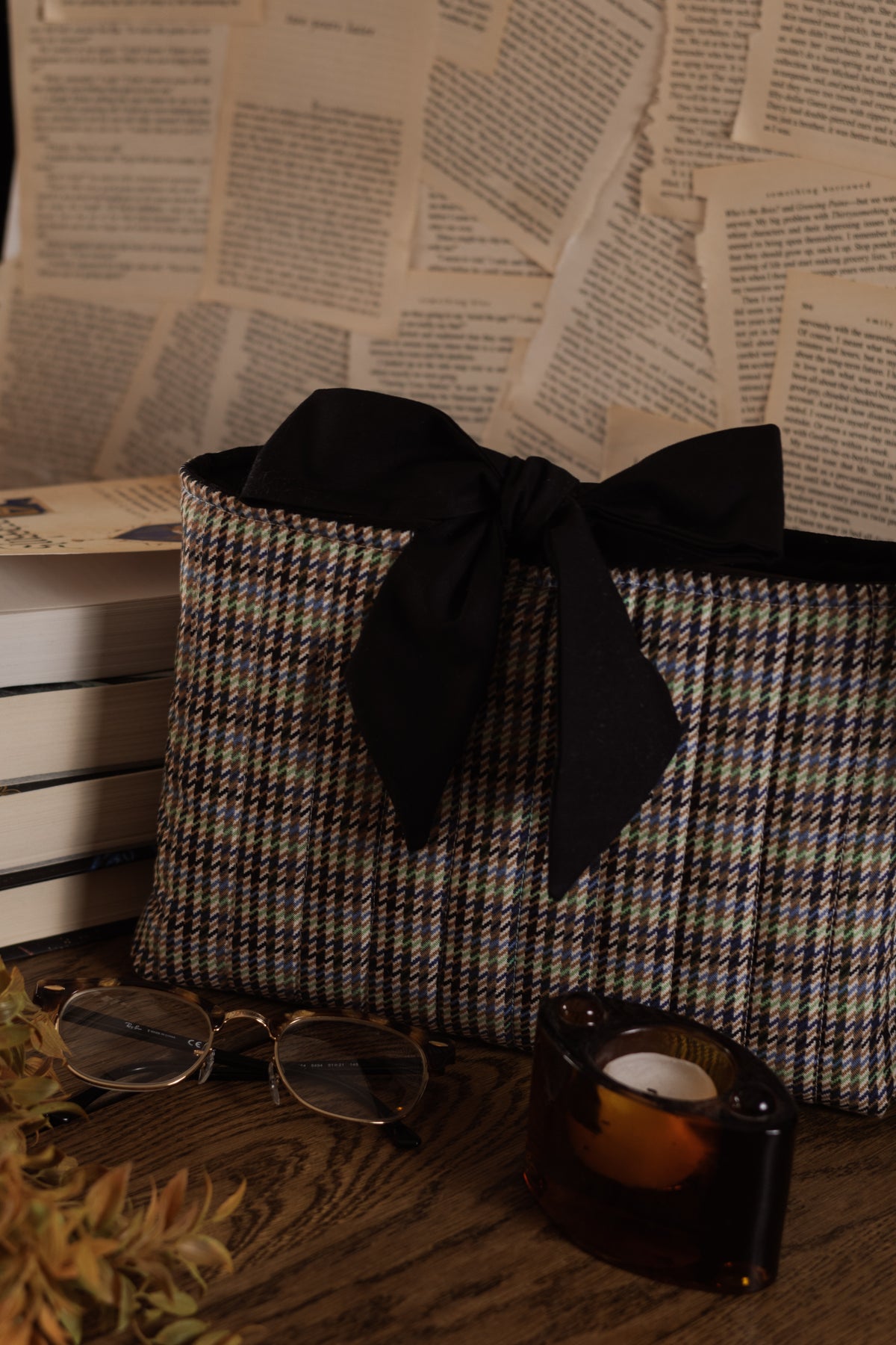 The Serpentine | Bow Book Sleeve