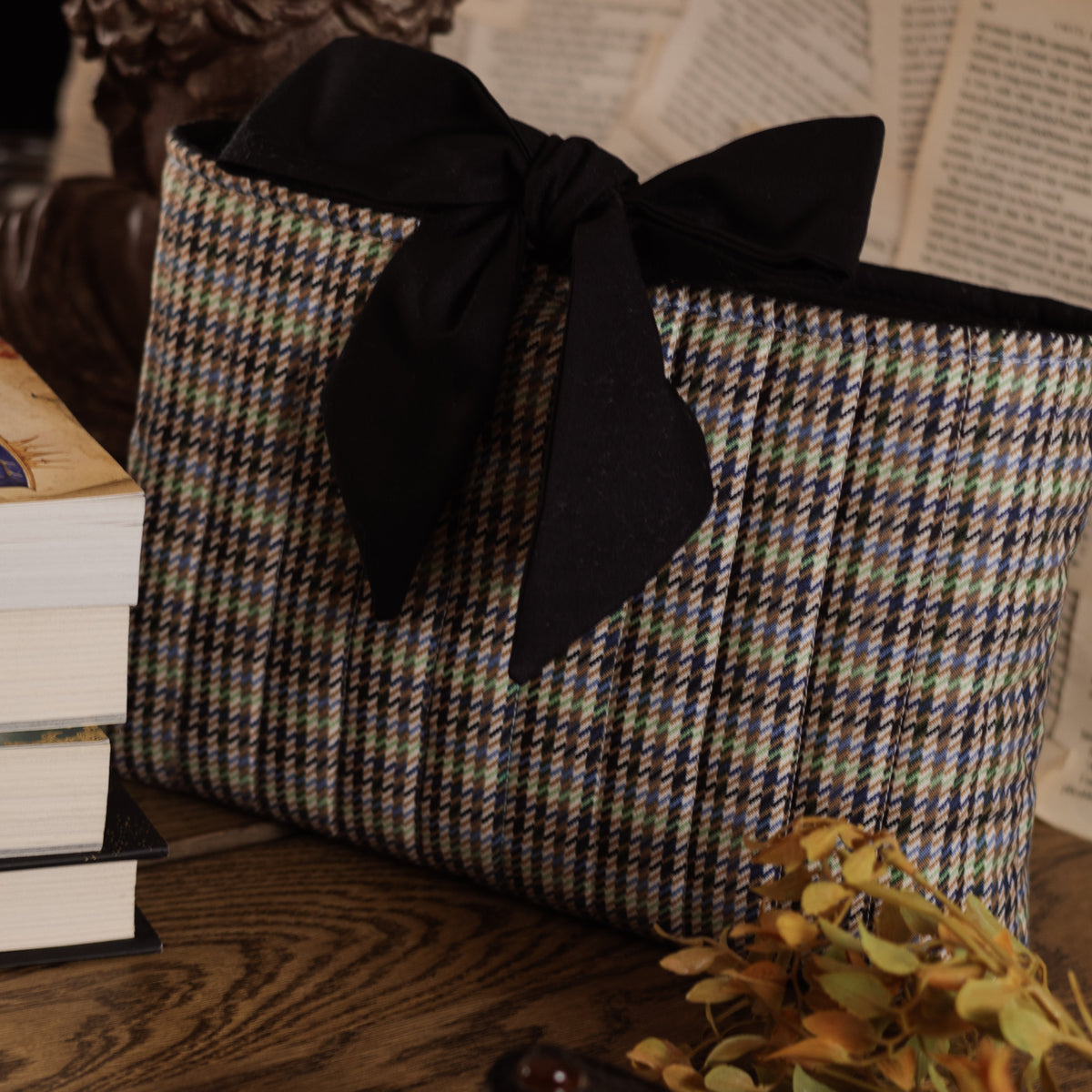 The Serpentine | Bow Book Sleeve