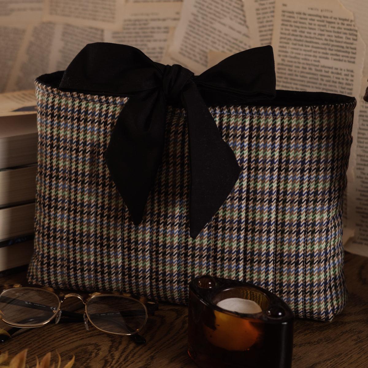 The Serpentine | Bow Book Sleeve